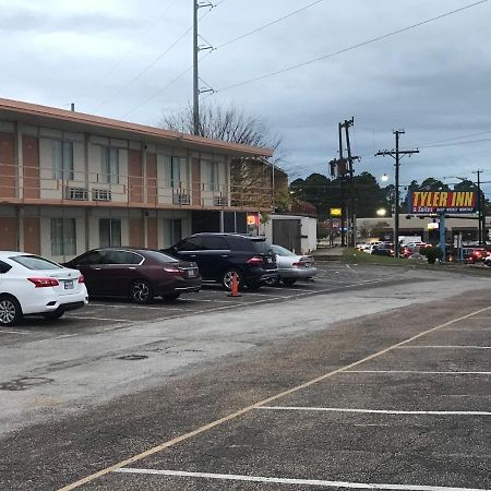 Tyler Inn&Suites Exteriör bild